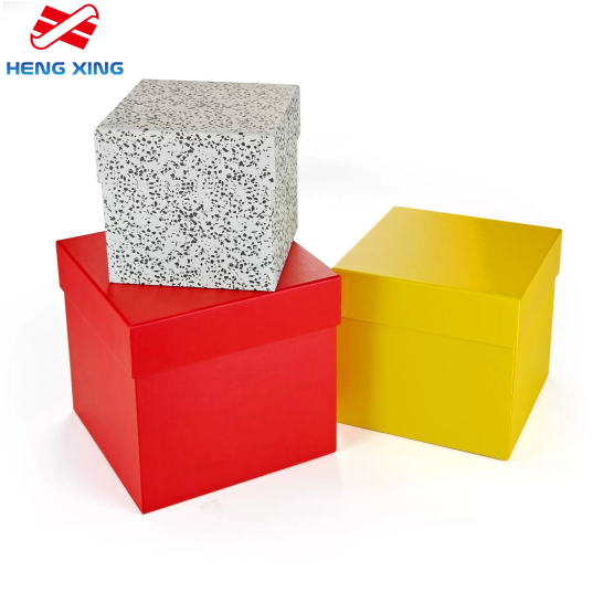 usine de boîtes en carton pour couvercles et fonds