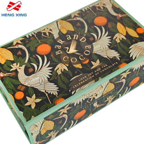 coffret cadeau avec couvercle à fermeture magnétique